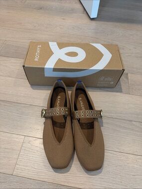 Rothy's Tan Brown Mary Jane Flats with Gold Grommet Strap